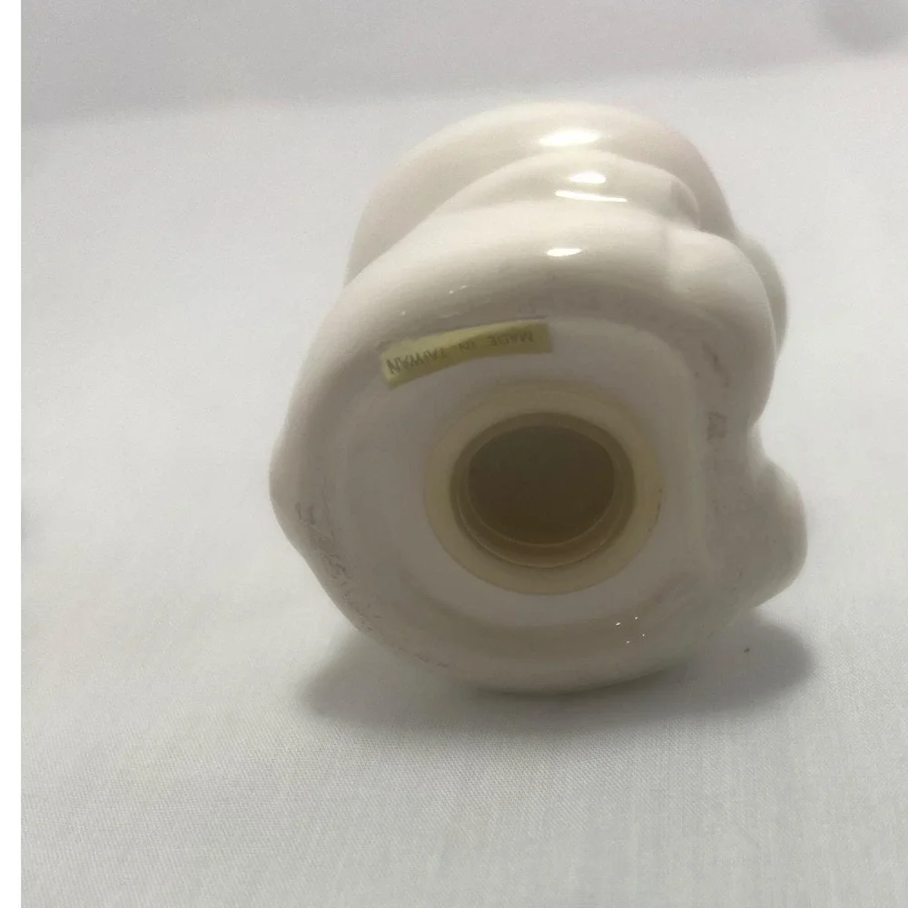 Vintage Bunny Salt‎ & Pepper Shakers Ceramic Pair Red & Blue Bows Made in Taiwan